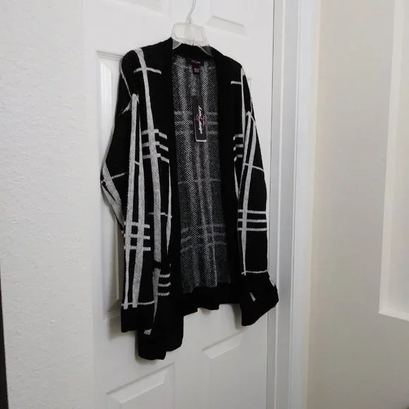 Soft Large Black White Cardigan Sweater - Picture 15 of 15